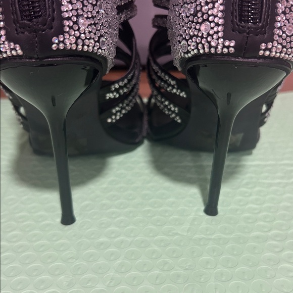 Cape Robbin Black Strappy gladiator style Heels with Rhinestones size 7 NIB - Picture 6 of 7